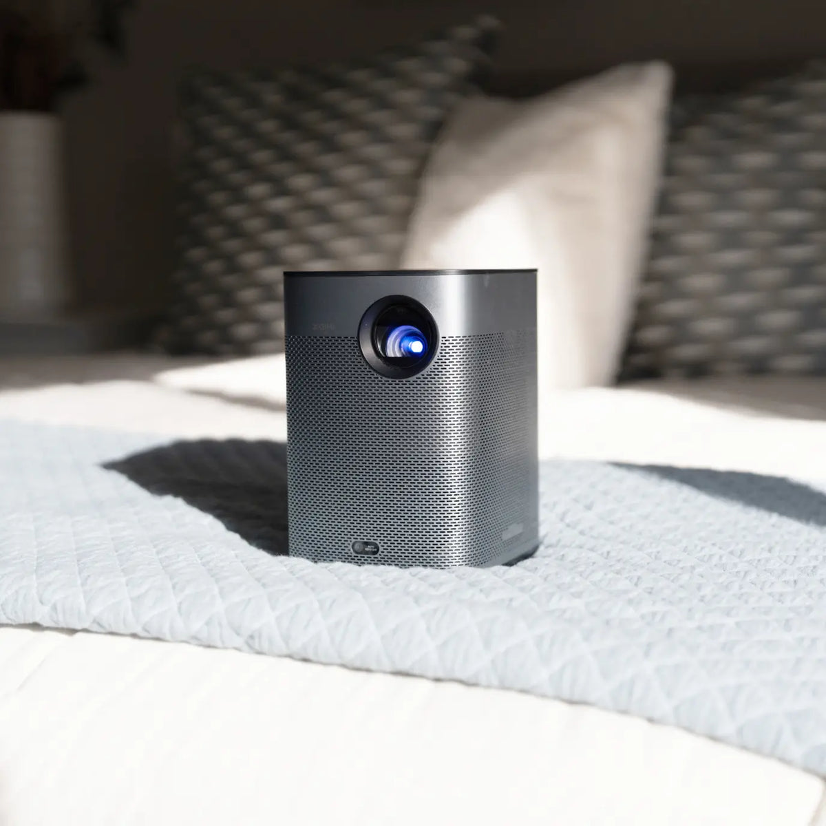 Wireless and Wired Connections for Projectors: Types and Pros & Cons Wireless and Wired Connections for Projectors: Types and Pros & Cons