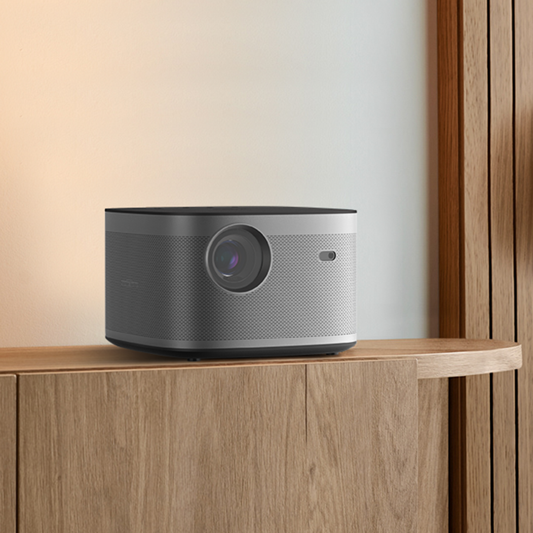 Why Should You Watch Horror Movies
With Smart Projectors?