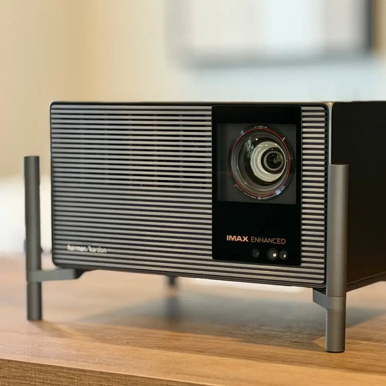 XGIMI TITAN Noir Max 4K Movie Projector Review: Comparison with TITAN