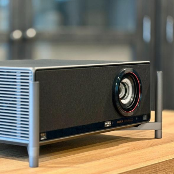 XGIMI TITAN Review 2026: Is This 4K Dual Laser Projector Worth Buying?