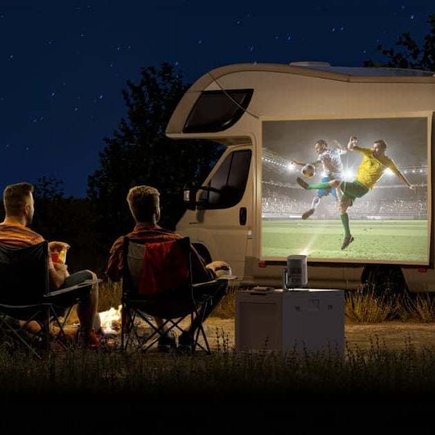 https://eu.xgimi.com/cdn/shop/articles/0709-outdoor_camping_movie_projector_1200x1200.jpg?v=1720755584