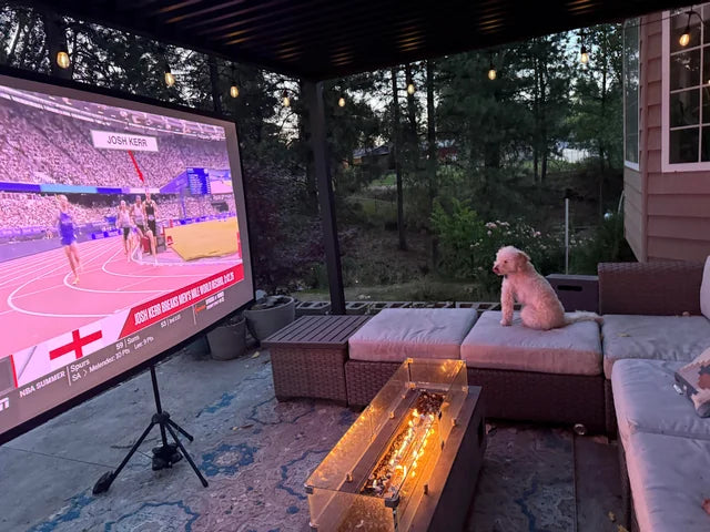 XGIMI Elfin Flip 4K v recenzi: přenosný 4K laserový projektor v ložnici a na zahradě