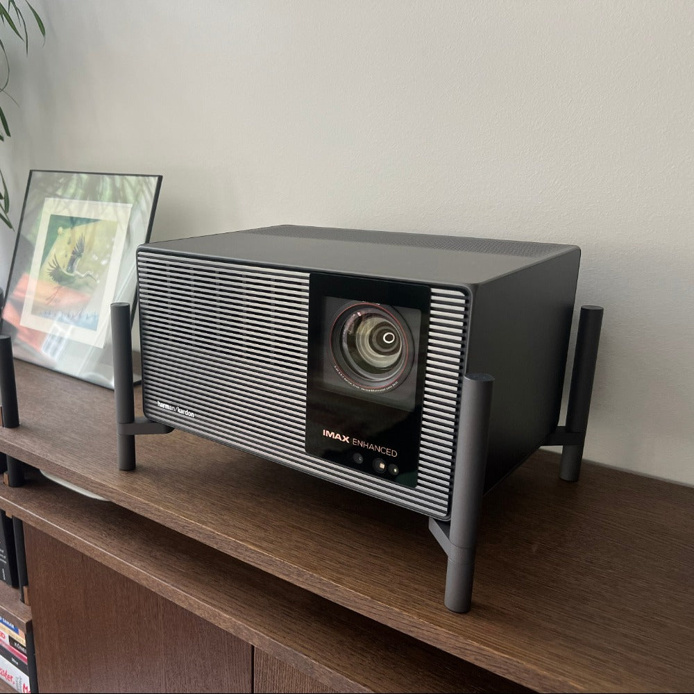 XGIMI TITAN Noir Max: egy tesztelő tapasztalatai és összevetés a HORIZON 20 Max modellel
